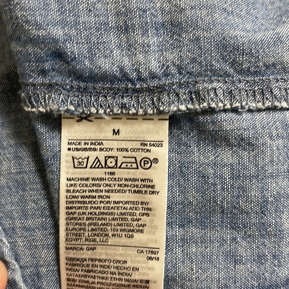 GAP ruffles buttoned shirt. Size M - Picture 6 of 7